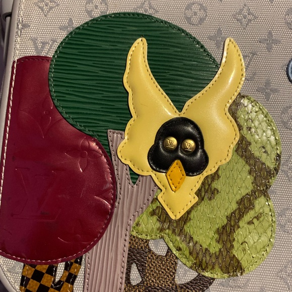 Authentic Louis Vuitton crossbody bag - Picture 4 of 7